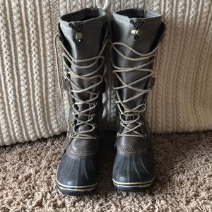 Sorel women’s conquest Carly boots!